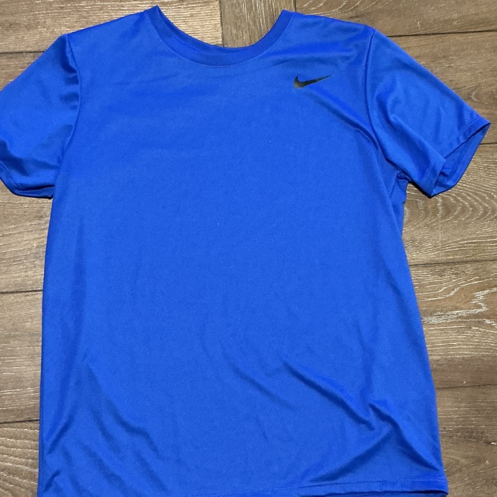 Nike Women’s Vibrant Blue Short Sleeve Tee sz S